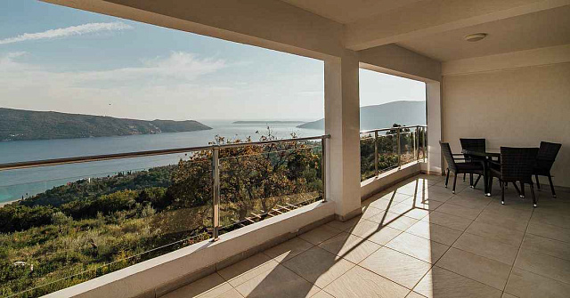 Zu verkaufende Wohnungen in Herceg Novi mit Panoramablick auf das Meer — photo 4